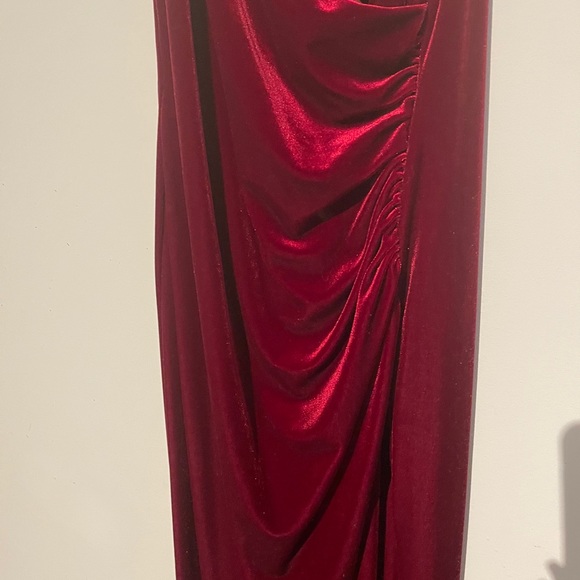 Long Velvet Maroon dress - Picture 6 of 6
